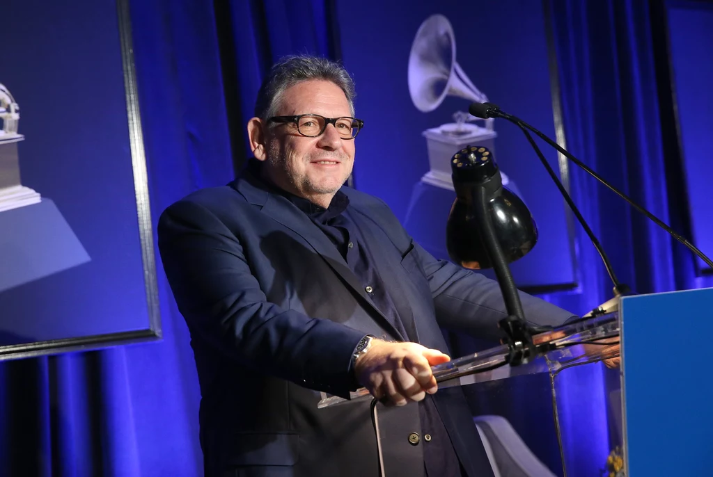 Lucian Grainge był hospitalizowany z powodu koronawirusa Lucian Grainge był hospitalizowany z powodu koronawirusa