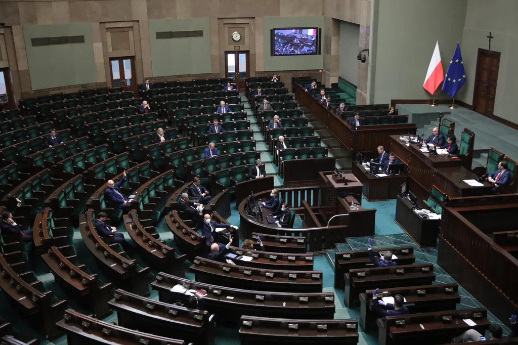 Posłowie na sali obrad Sejmu; zdj. ilustracyjne Posłowie na sali obrad Sejmu; zdj. ilustracyjne