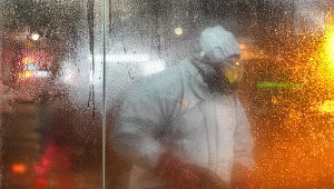 Dezynfekcja przystanku; zdj. ilustracyjne