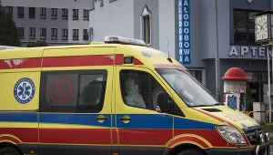 Karetka przed szpitalem w Wodzisławiu Śląskim