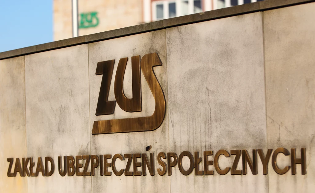 ZUS mówi komu przysługuje zwolnienie ze składek.