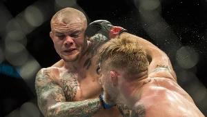 Anthony Smith (przodem)