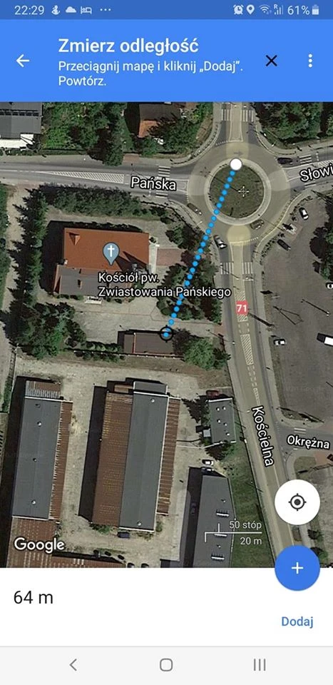 Tutaj widać jak daleko przeleciało auto 