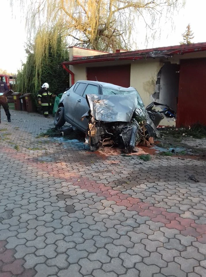 Lot suzuki skończył się na tym budynku 