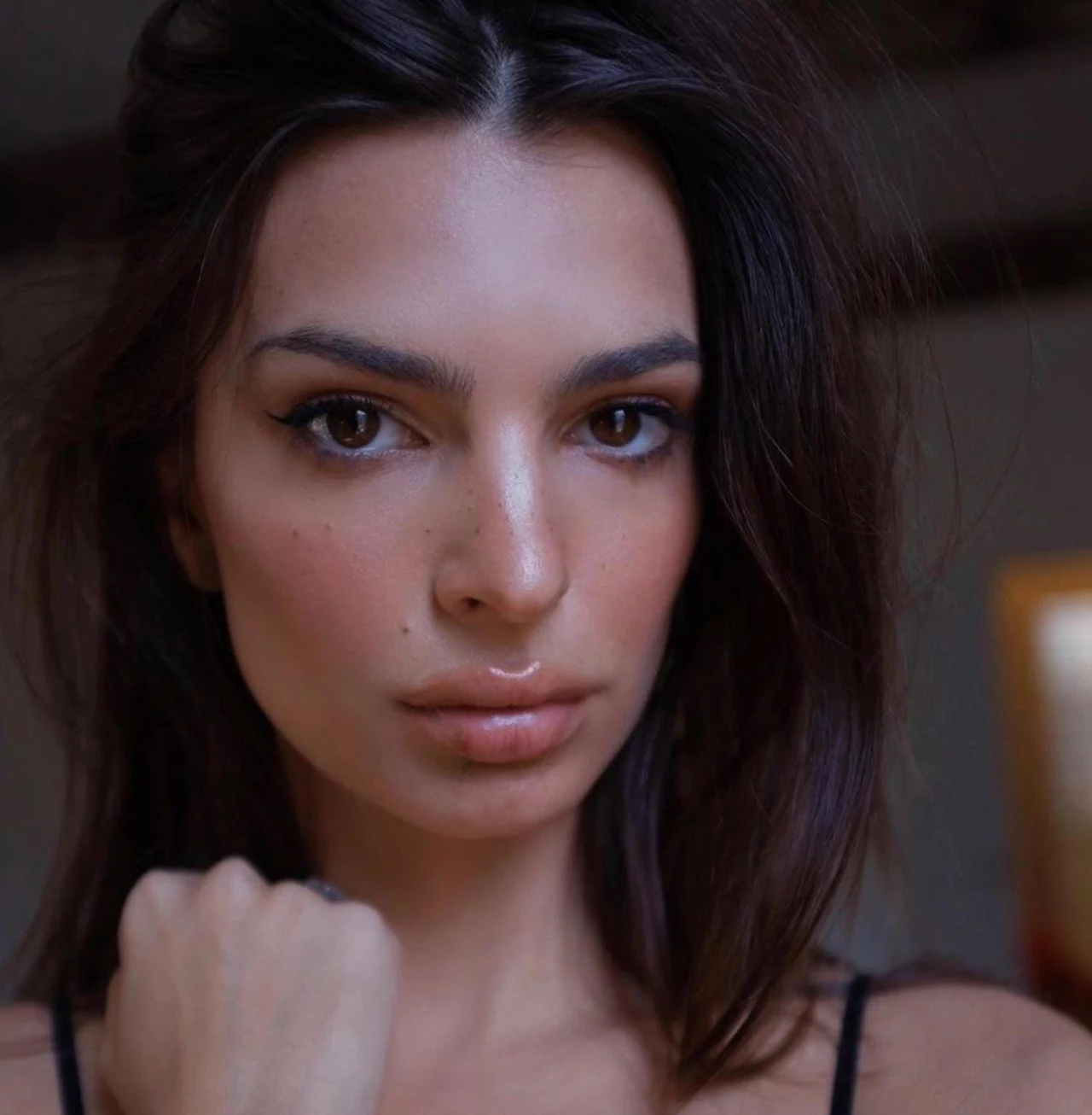 Emily Ratajkowski jest bardzo aktywna na Instagramie Emily Ratajkowski jest bardzo aktywna na Instagramie
