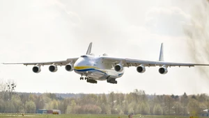 Antonow An-225 na lotnisku Okęcie