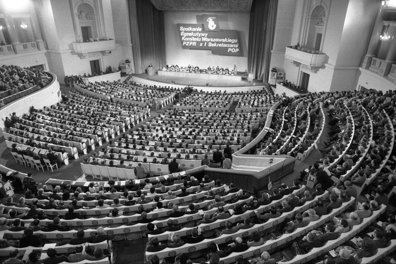 potkanie Egzekutywy Komitetu Warszawskiego PZPR z I Sekretarzami w Sali Kongresowej w Pałacu Kultury i Nauki, rok 1989