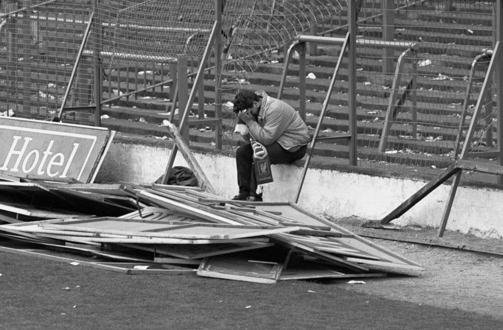 Tragedia na Hillsborough pochłonęła 96 ofiar Tragedia na Hillsborough pochłonęła 96 ofiar
