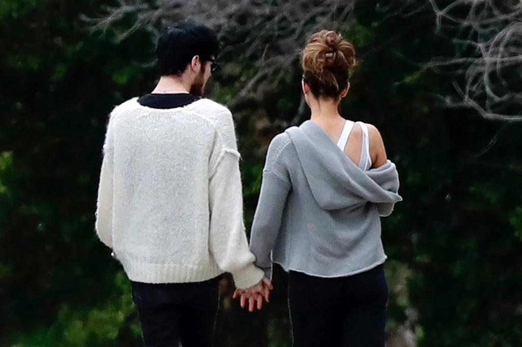 Muzyk i aktorka nie kryją się ze swoim uczuciem Muzyk i aktorka nie kryją się ze swoim uczuciem