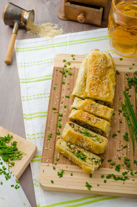 Strudel z kapustą i serem- idealny pomysł na kolację