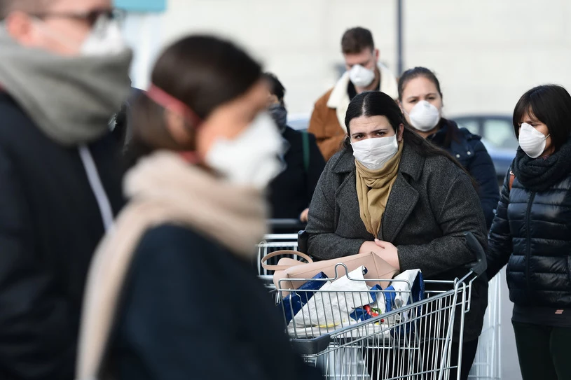 WHO nie rekomenduje powszechnego używania masek WHO nie rekomenduje powszechnego używania masek