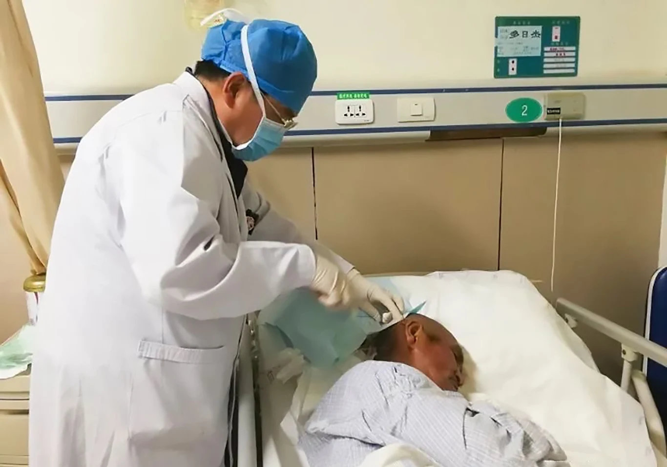 Ci nie zdecydowali się na operację, ponieważ mogła ona doprowadzić do śmierci Rolnika. Przepisano mu leki przeciwbólowe, które po pewnym czasie przestały dawać jakiekolwiek rezultaty.