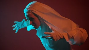 Kasia Lins w teledysku "Koniec świata"