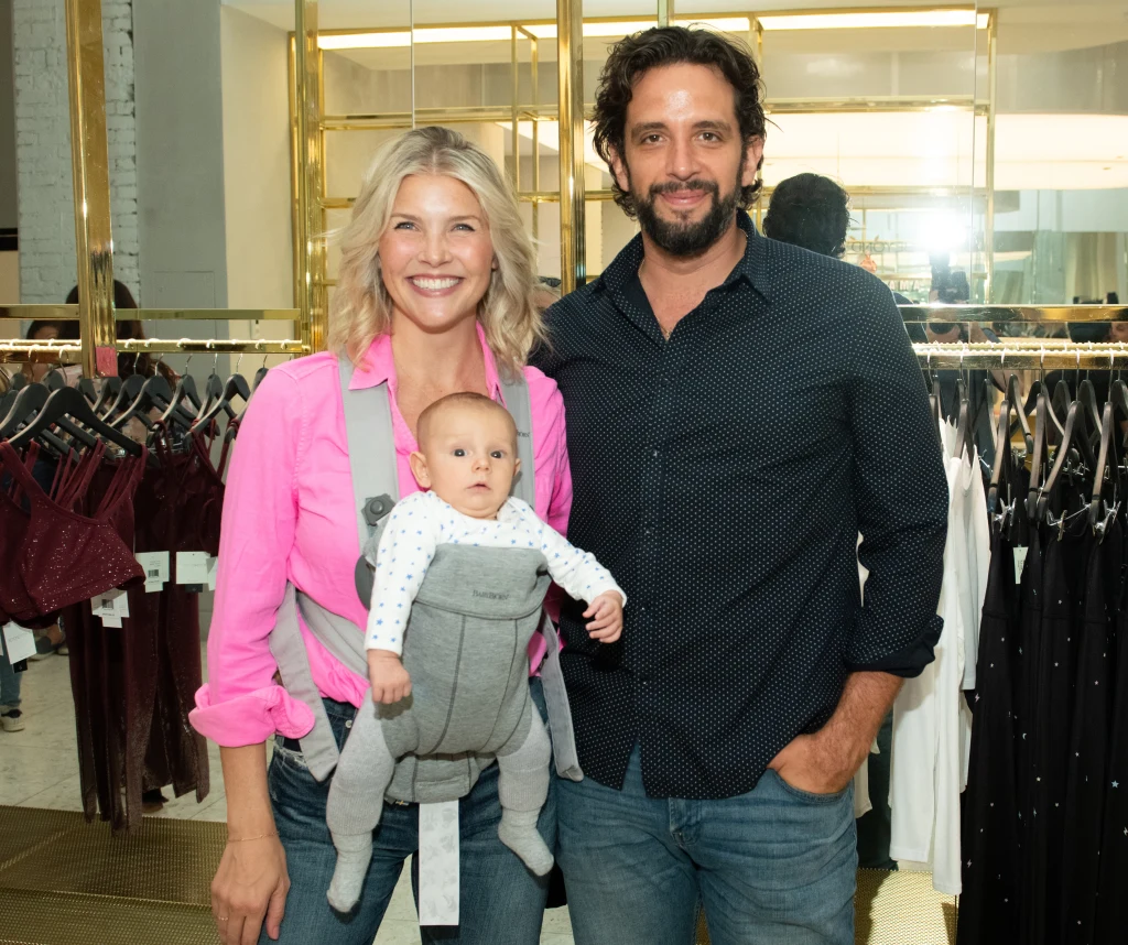 Nick Cordero z żoną Amandą Kloots i dzieckiem Nick Cordero z żoną Amandą Kloots i dzieckiem