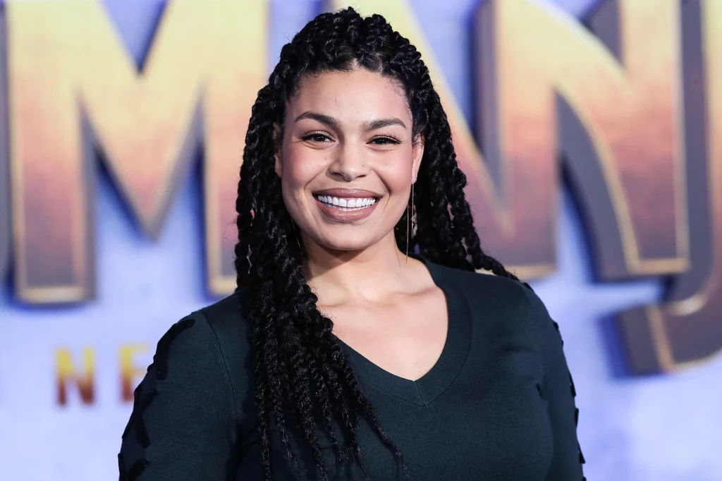 Amerykańska piosenkarka Jordin Sparks wygrała szóstą edycję amerykańskiego Idola. To zwycięstwo oraz pózniejszy duet z Chrisem Brownem sprawiły, że zyskała popularność na całym świecie. Chociaż Jordin Sparks zawsze była atrakcyjna, kilka lat temu postanowiła jeszcze bardziej zadbać o swoje zdrowie, decydując się na dietę. W magazynie Shape pochwaliła się, że schudła ponad dwadzieścia kilogramów. Obecnie wygląda więc znacznie szczuplej, ale tam, gdzie trzeba, udało jej się zachować również seksowne krągłości. Amerykańska piosenkarka Jordin Sparks wygrała szóstą edycję amerykańskiego Idola. To zwycięstwo oraz pózniejszy duet z Chrisem Brownem sprawiły, że zyskała popularność na całym świecie. Chociaż Jordin Sparks zawsze była atrakcyjna, kilka lat temu postanowiła jeszcze bardziej zadbać o swoje zdrowie, decydując się na dietę. W magazynie Shape pochwaliła się, że schudła ponad dwadzieścia kilogramów. Obecnie wygląda więc znacznie szczuplej, ale tam, gdzie trzeba, udało jej się zachować również seksowne krągłości.
