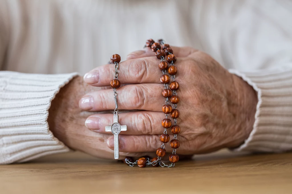 Dla osób starszych religia jest istotna dla zadowolenia z życia