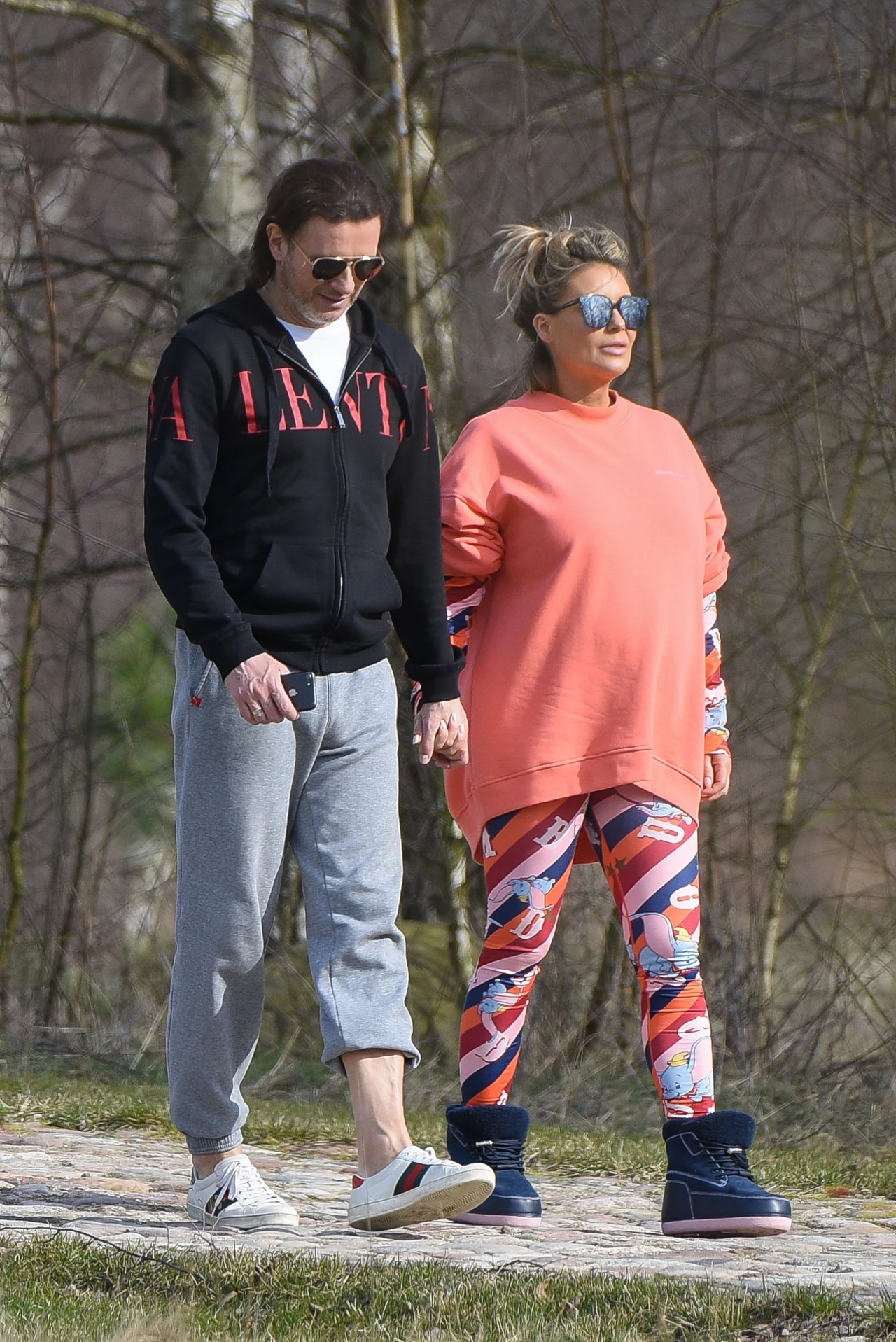 Małgorzata Rozenek-Majdan z Radosławem i psami Małgorzata Rozenek-Majdan z Radosławem i psami