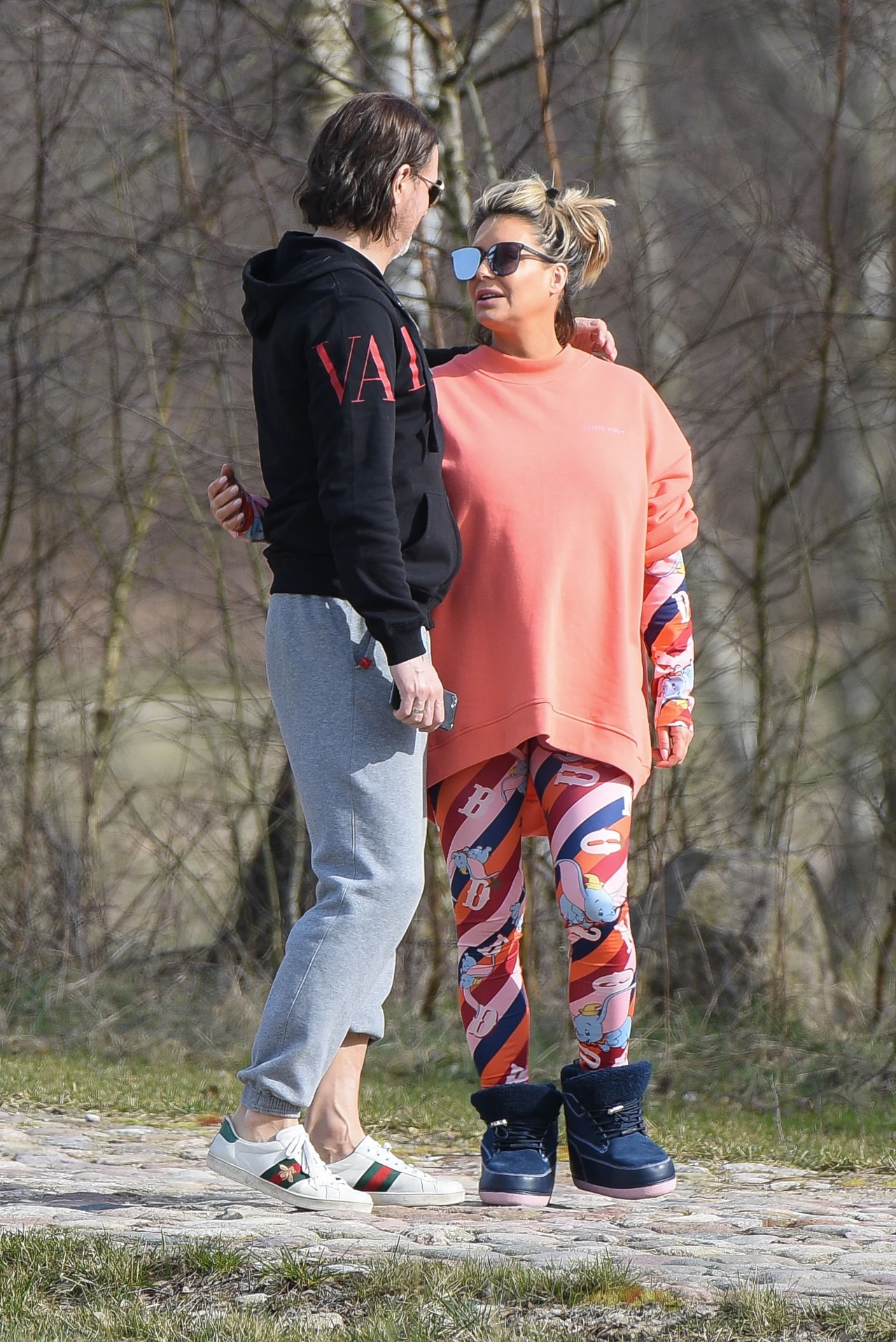 Małgorzata Rozenek-Majdan z Radosławem i psami Małgorzata Rozenek-Majdan z Radosławem i psami