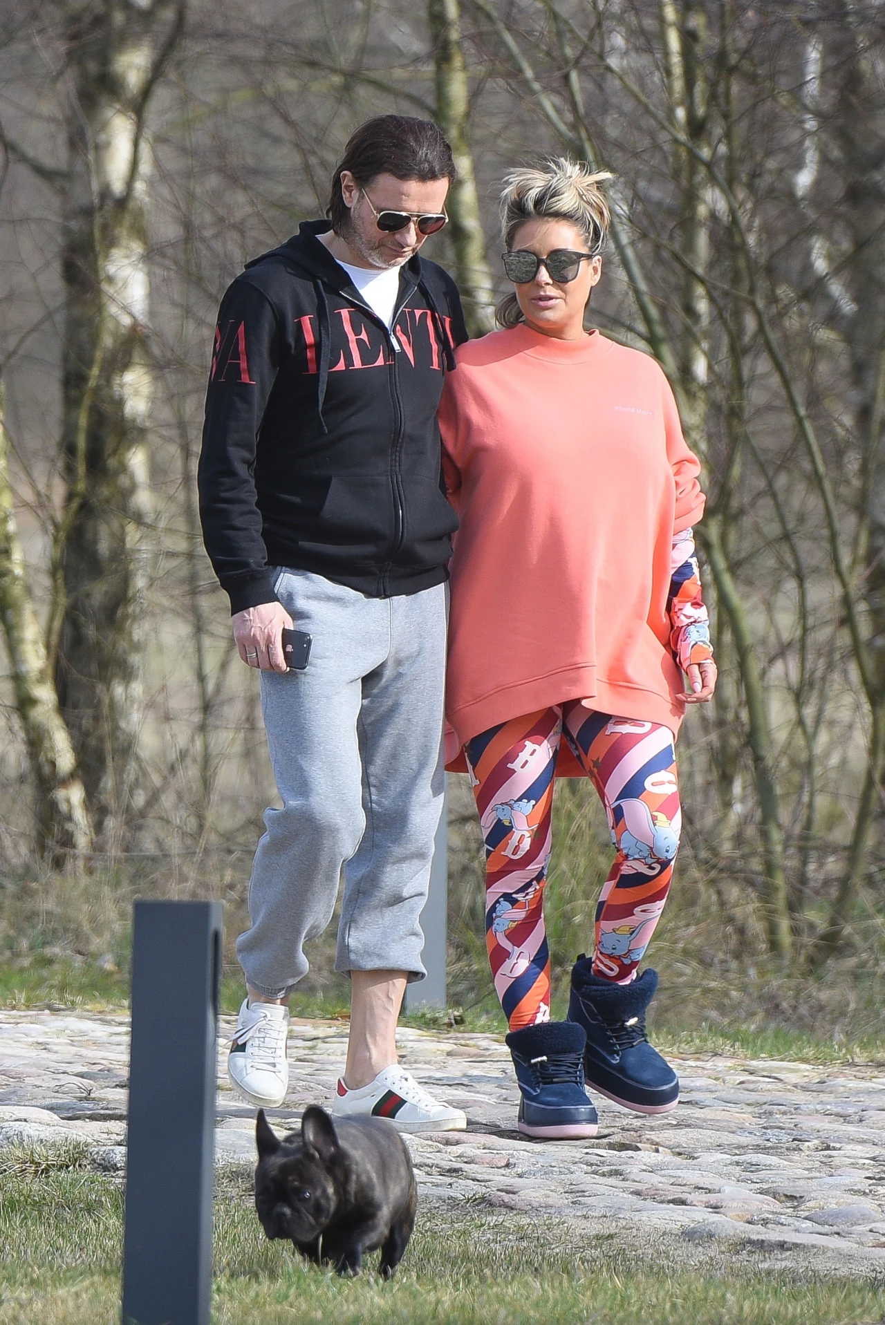 Małgorzata Rozenek-Majdan z Radosławem i psami Małgorzata Rozenek-Majdan z Radosławem i psami