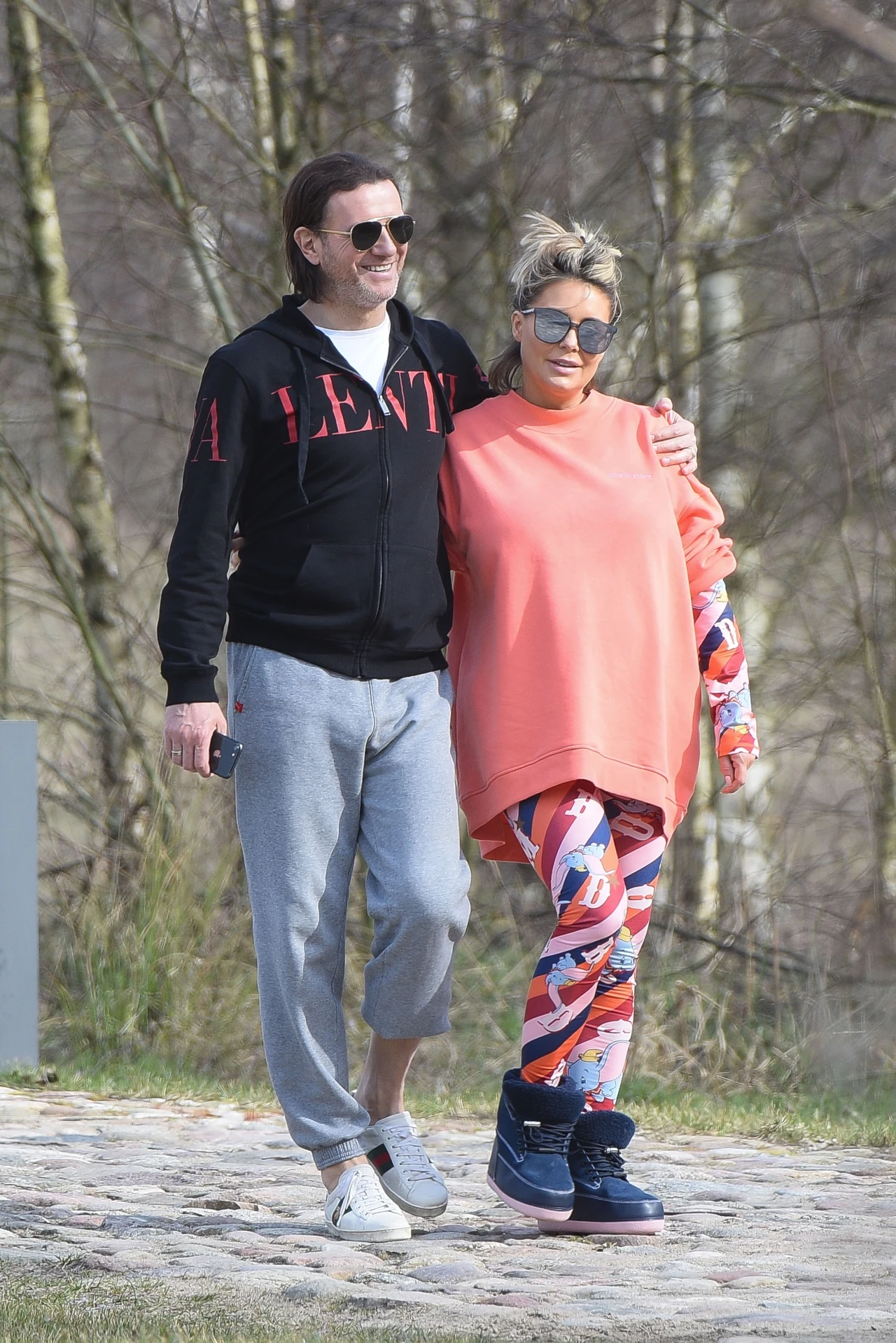 Małgorzata Rozenek-Majdan z Radosławem i psami Małgorzata Rozenek-Majdan z Radosławem i psami