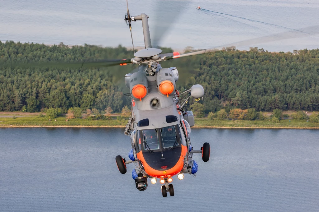 Modyfikacja śmigłowców dla Marynarki Wojennej była opóźniona o ponad rok na każdym egzemplarzu