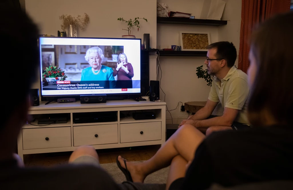 Mieszkańcy Wielkiej Brytanii od miesiąca przebywają w domach w ramach kwarantanny. Na początku kwietnia królowa Elżbieta II wygłosiła wyjątkowe przemówienie do narodu. 