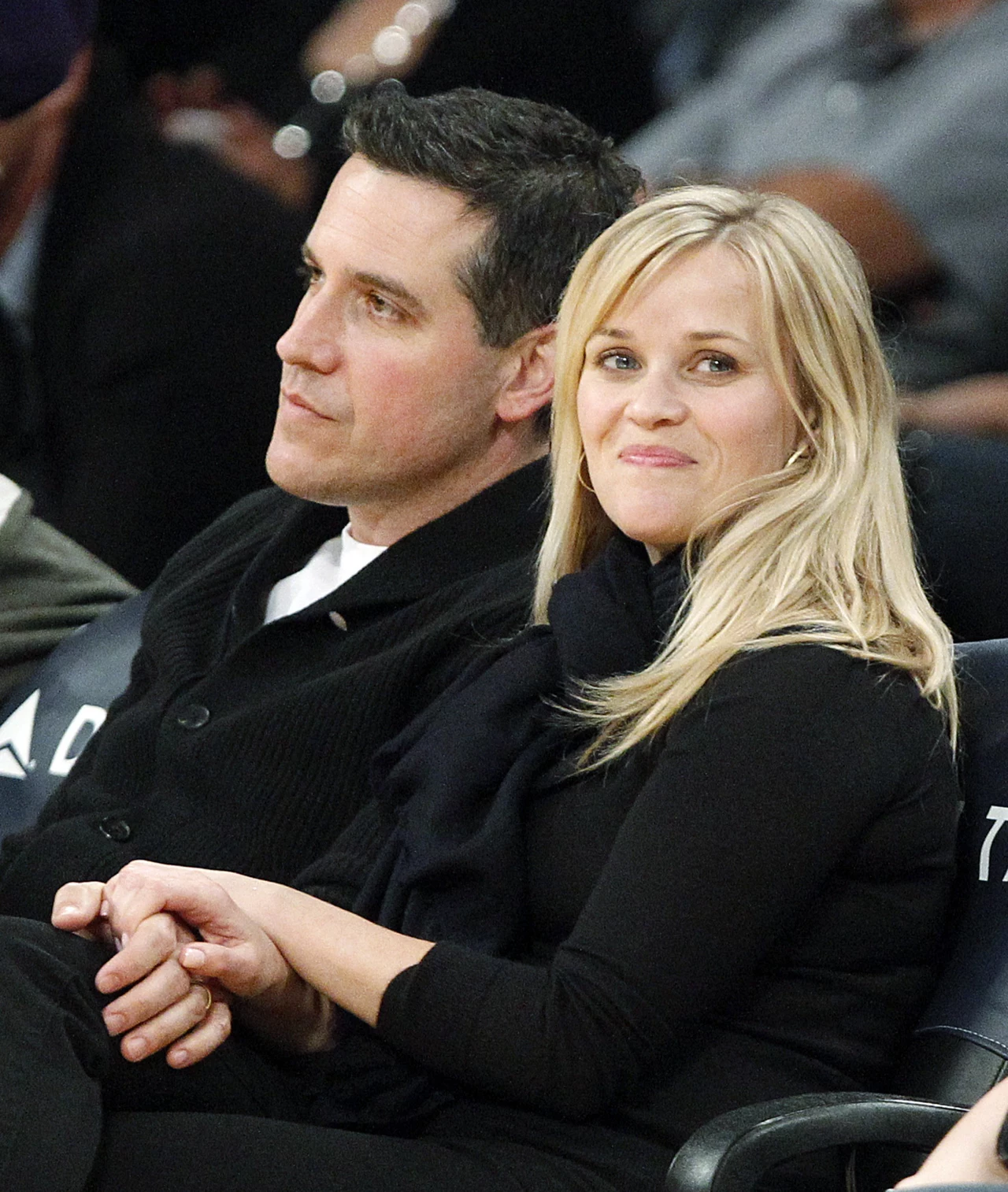 Kiedy Reese Witherspoon związała się ze swoim mężem, ten był jej agentem. Jak widać, wspólna praca zbliża ludzi, bo parze udało się stworzyć szczęśliwy związek. 