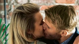 Pocałunek będzie jedynie zapowiedzią tego, co później wydarzy się między Agatą a Maksem