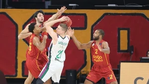 Adam Waczyński (z piłką)