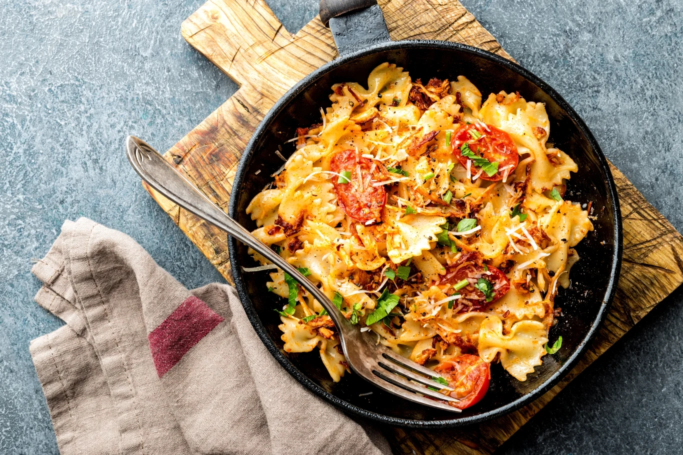 Teflonowe patelnie lepiej odłożyć na półkę? Wiele na to wskazuje Teflonowe patelnie lepiej odłożyć na półkę? Wiele na to wskazuje