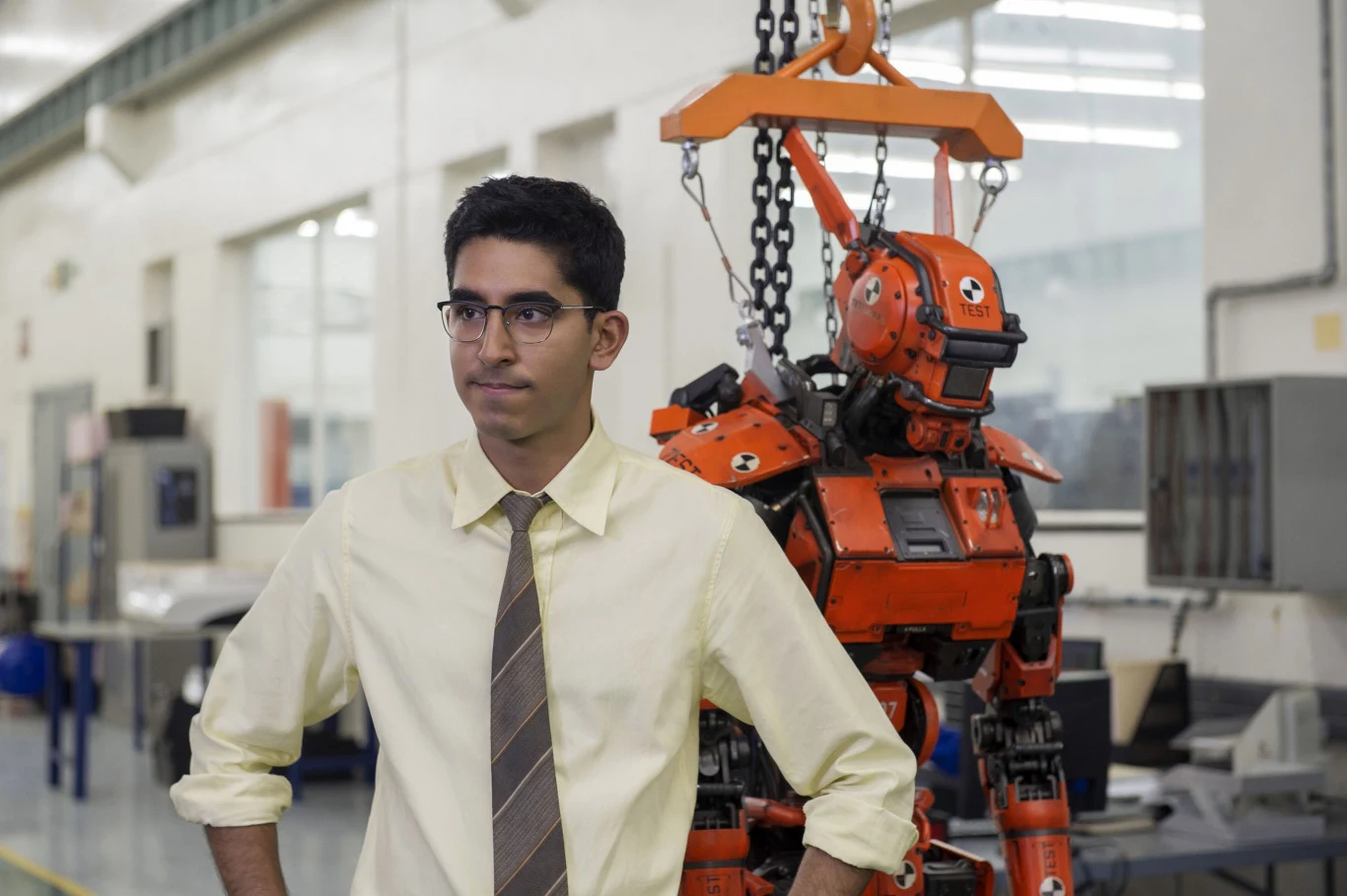 W kolejnej ekranowej kreacji  - filmie "Chappie" - oglądaliśmy Patela w roli konstruktora tytułowego robota nowej generacji, który dostaje się w ręce gangsterów, a ci resetują jego dotychczasową wiedzę i uczą wszystkiego od nowa, tak by pracował dla nich.

Patel nie ograniczał się jednak do wysokobudżetowych produkcji. W filmie "About Cherry", którego premiera odbyła się na festiwalu w Berlinie, zagrał najlepszego przyjaciela dziewczyny, która rozpoczyna karierę w branży porno; z kolei w niezależnym "The Road Within" wcielił się w postać młodego Brytyjczyka z zaburzeniami obsesyjno-kompulsyjnymi.

 