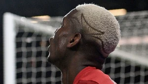 Paul Pogba z jedną ze swych nietypowych fryzur