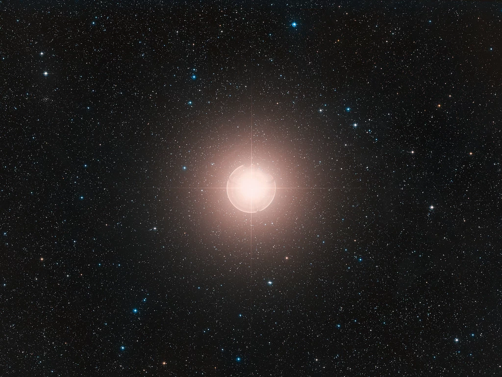 Betelgeza to nie samotna gwiazda? Czerwony nadolbrzym może mieć towarzysza.