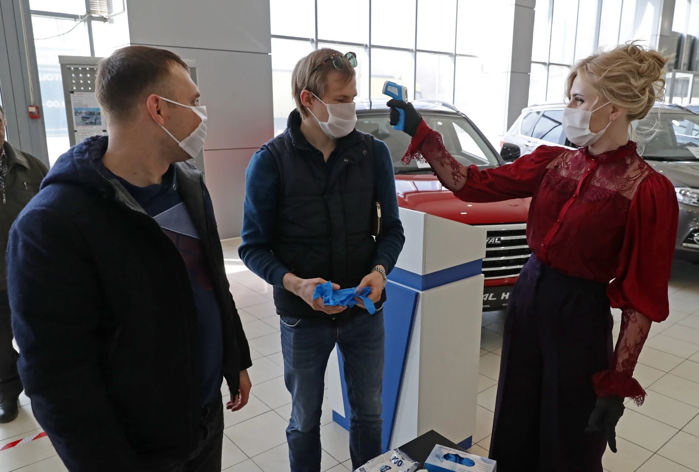 W takich warunkach trudno się kupuje nowy samochód