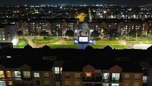 Cinema Bogota: Gigantyczne kino osiedlowe w stolicy Kolumbii