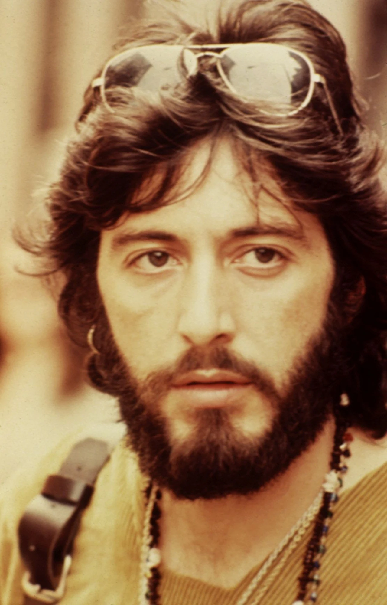 Rok później Pacino był już nominowany za najlepszą rolę pierwszoplanową. Doceniono go za występ w filmie "Serpico". Kreacja tytułowego policjanta w dramacie Sidneya Lumeta pokazała inne oblicze artysty. Na potrzeby roli aktor zapuścił brodę i włosy, zrywając z eleganckim wizerunkiem znanym z "Ojca chrzestnego".