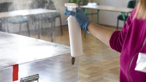 Ze względu na epidemię w lokalu wyborczym obowiązują szczególne środki ostrożności
