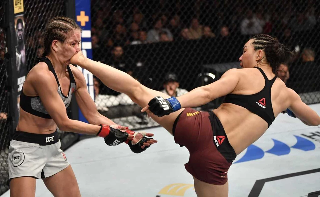Karolina Kowalkiewicz w brutalnej walce z Xiaonan Yan Karolina Kowalkiewicz w brutalnej walce z Xiaonan Yan