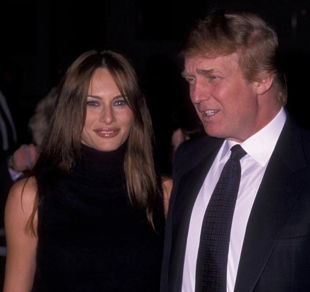 Gdy Trump objął stanowisko prezydenta Stanów Zjednoczonych, jego piękna żona automatycznie uzyskała tytuł pierwszej damy. Trudno nie zaprzeczyć, że przez lata trwania ich związku, małżonkowie zyskali miano jednej z najbardziej kontrowersyjnych par prezydenckich na świecie. Gdy Trump objął stanowisko prezydenta Stanów Zjednoczonych, jego piękna żona automatycznie uzyskała tytuł pierwszej damy. Trudno nie zaprzeczyć, że przez lata trwania ich związku, małżonkowie zyskali miano jednej z najbardziej kontrowersyjnych par prezydenckich na świecie.