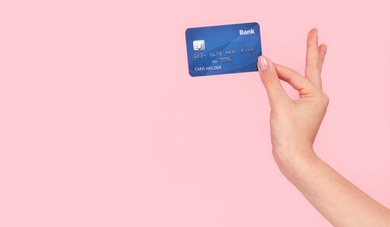 Po co nam karta kredytowa ?  4 zalety narzędzia