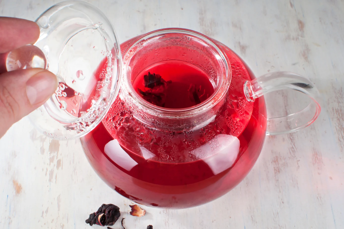 Hibiskus ma też działanie moczopędne
