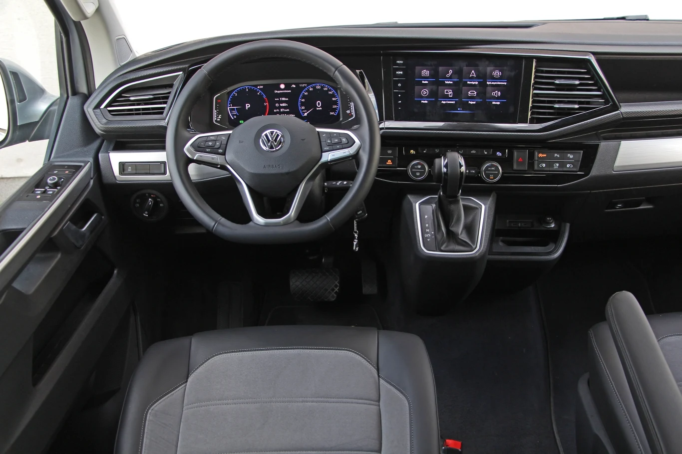 Volkswagen Multivan Cruise Volkswagen Multivan Cruise