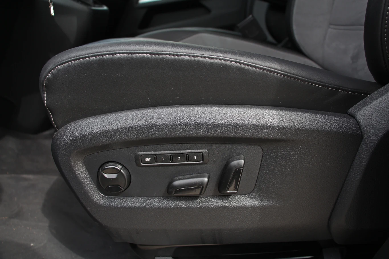 Volkswagen Multivan Cruise Volkswagen Multivan Cruise