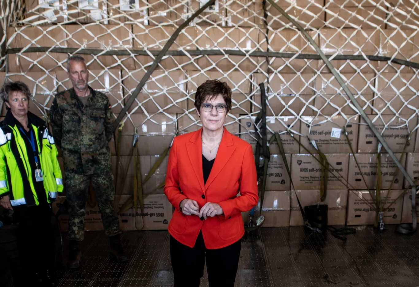 Relacjonujące wydarzenie media zwróciły uwagę, że minister i towarzyszący jej zespół podczas konferencji prasowej nie nosili maseczek ochronnych oraz nie zachowywali odstępu 1,5 metra, który jest wymagany ze względu na pandemię COVID-19.