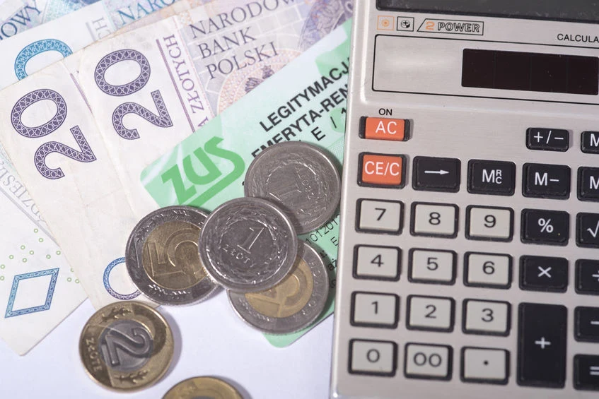 ZUS podsumowuje wydatki na emerytury, renty i zasiłki chorobowe ZUS podsumowuje wydatki na emerytury, renty i zasiłki chorobowe