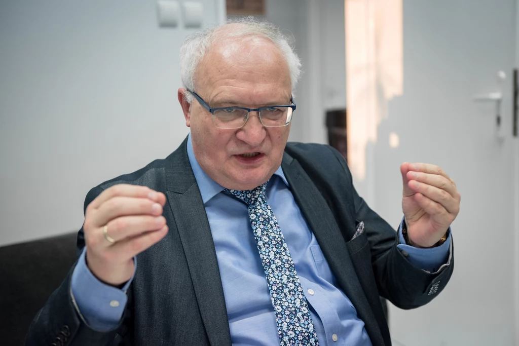Prof. Krzysztof Simon Prof. Krzysztof Simon