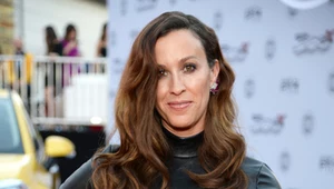 Alanis Morissette: Umowy o zachowaniu poufności bronią napastników seksualnych 