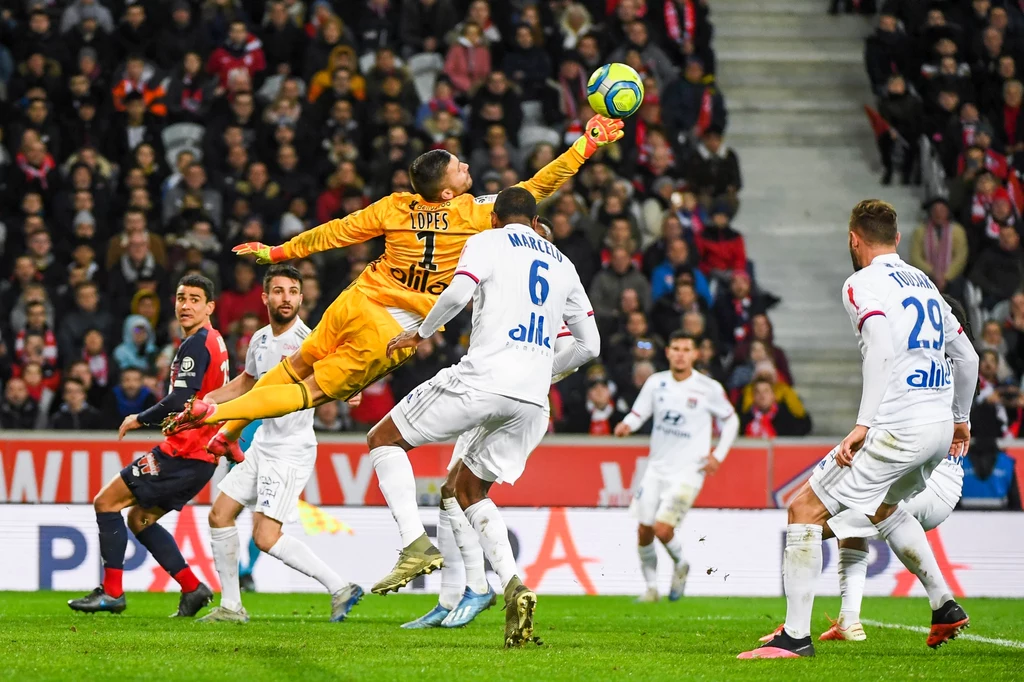Sezon 2019/20. Kadr z meczu Lille - Lyon - już historyczny... Sezon 2019/20. Kadr z meczu Lille - Lyon - już historyczny...