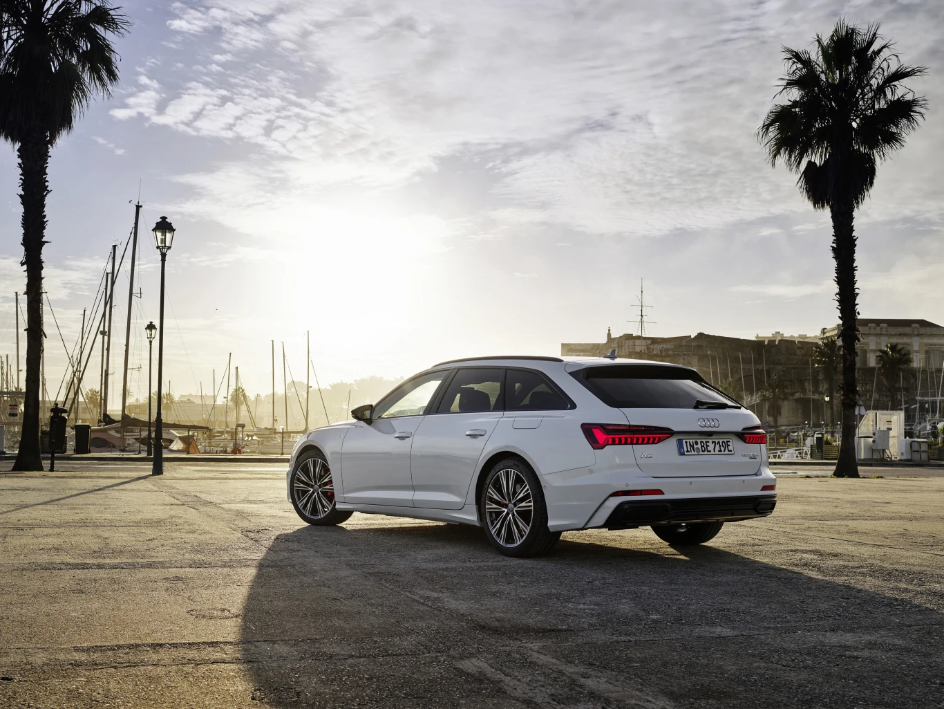 Audi A6 Avant 55 TFSI e quattro Audi A6 Avant 55 TFSI e quattro