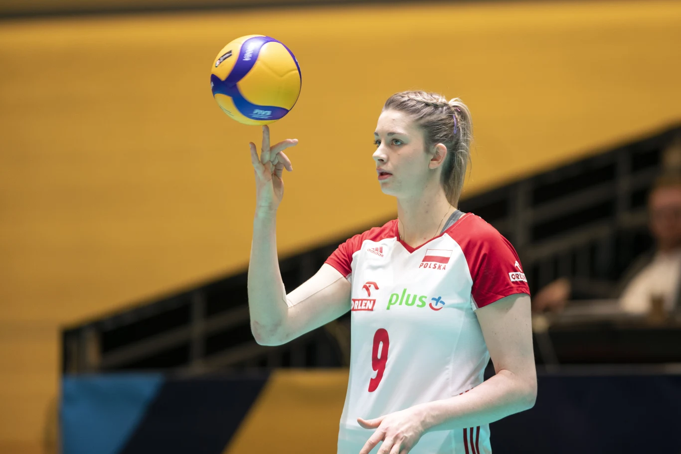 Magdalena Stysiak. Reprezentacja siatkarek w debiutanckim sezonie selekcjonera Stefano Lavariniego doszła aż do ćwierćfinału mistrzostw świata. Odpadła tam z późniejszymi mistrzyniami, Serbkami. Główną dowodzącą naszej kadry była Magdalena Stysiak. Została drugą najlepiej punktującą zawodniczką turnieju, a także czwartą w historii mundiali, która w pojedynczym meczu sięgnęła pułapu 40 "oczek". Świetnie sobie radzi również w klubie, w minionym roku zdobyła z Vero Volley Monza wicemistrzostwo Włoch.